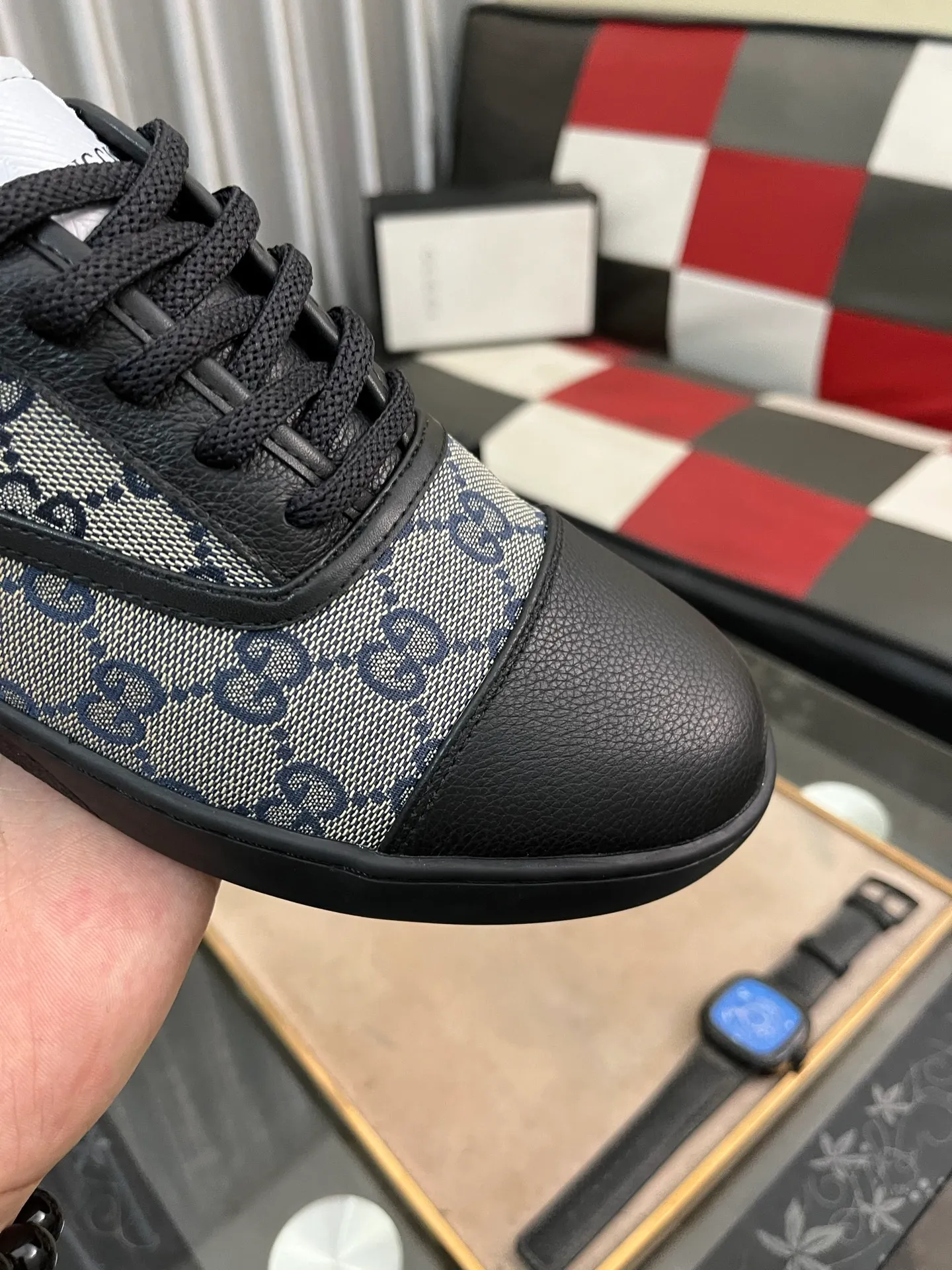 Men's shoes💰400⌚️⌚️[GUCCI] Gucci men's casual shoes are absolutely popular🔥The ultimate matching item for trendy men! The charm of super texture is unstoppable. This is the main recommendation. The upper is made of high-quality cowhide, with pig lining feet and wear-resistant rubber sole. It is noble and elegant! Extremely comfortable🎁🎁You can be as handsome as you want💪 Available in sizes 38-44 and 4️⃣colors available